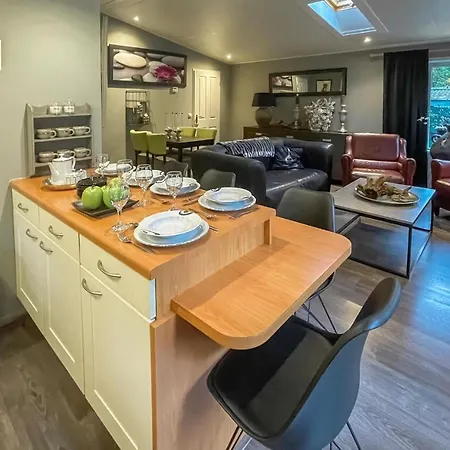 Awesome In With Kitchen Holiday home
