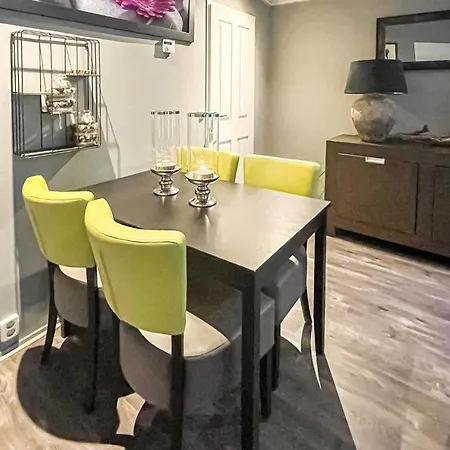 Awesome In With Kitchen Holiday home