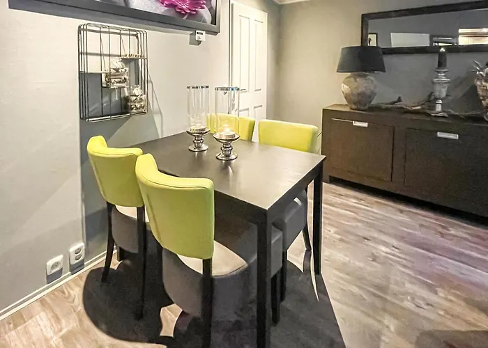 Awesome In With Kitchen בית נופש